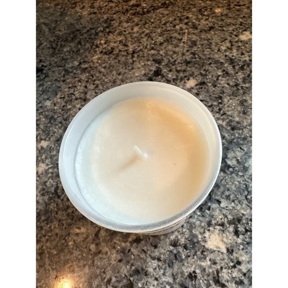 Leoben Company Jasmine Saffron Candle 9 Oz 1 Wick White Soy Wax Made In USA - Picture 3 of 5